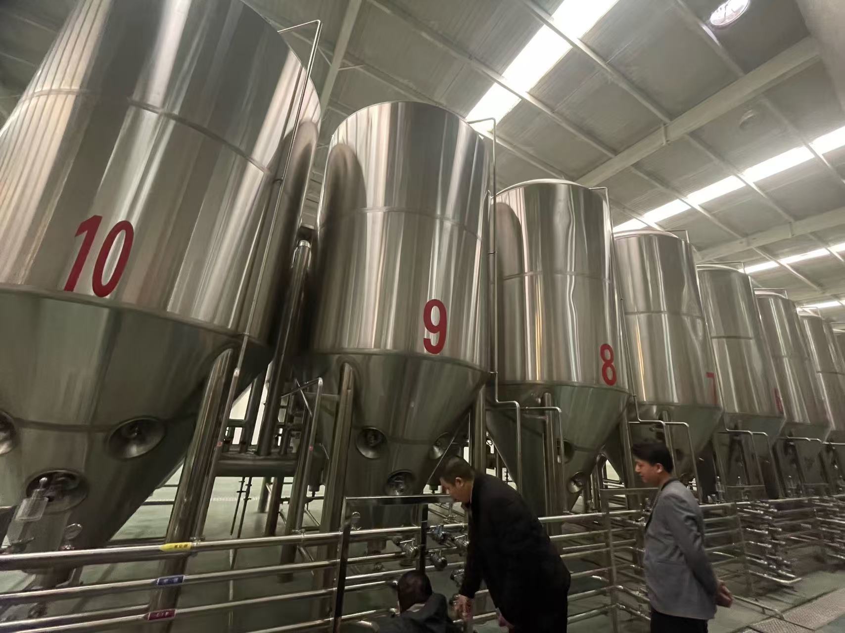 宽城精酿啤酒设备厂—平面布置、设备设计、制造、调试、培训等一条龙服务